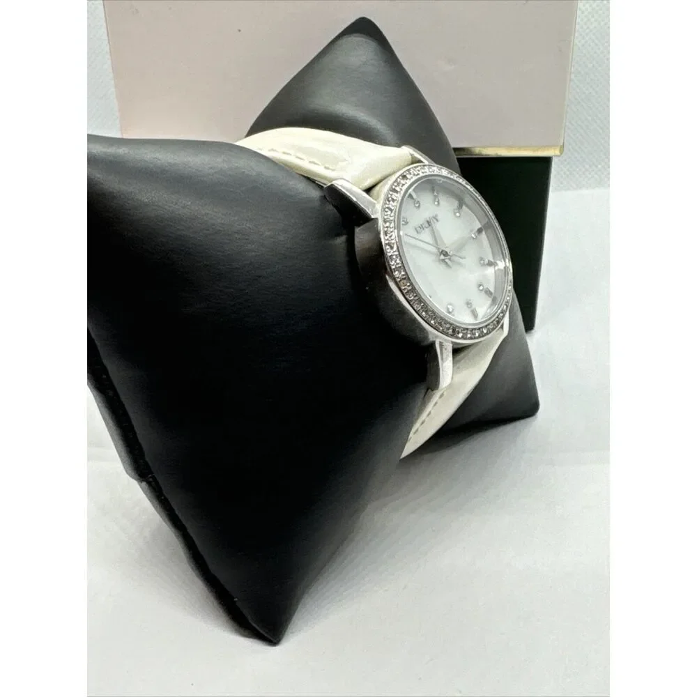 DNKY NY-8015 Women's White Leather Analog Dial Quartz Genuine Wrist Watch JNA175